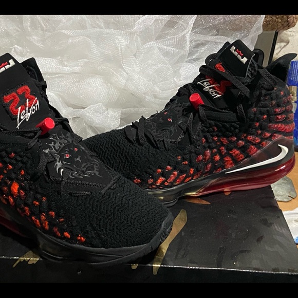 Lebron 17 Basketball Shoes - Picture 16 of 16